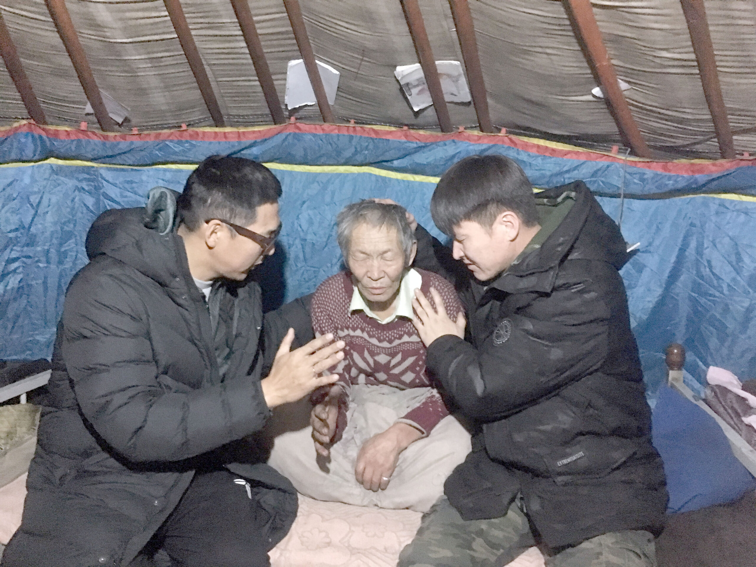 モンゴルＥＨＣ ゴミ収集で生計を立てる子どもらに学びの場と愛を