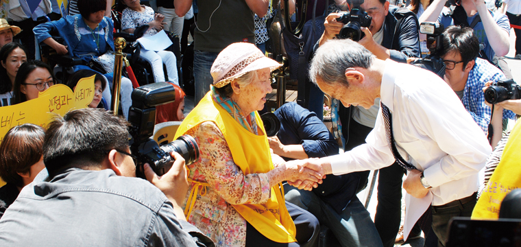 元日本軍「慰安」婦に謝罪　日韓教会「謝罪と和解と交流のツアー」