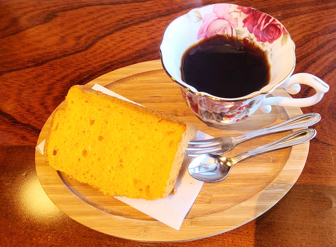 喜びの喫茶店ジョイズキッチン　ケーキとコーヒーと福音の隠れ家カフェ