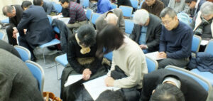 JEA平和緊急祈祷会:特定秘密保護法施行・総選挙直前に開催--尊厳・自由へ不断の努力呼びかける