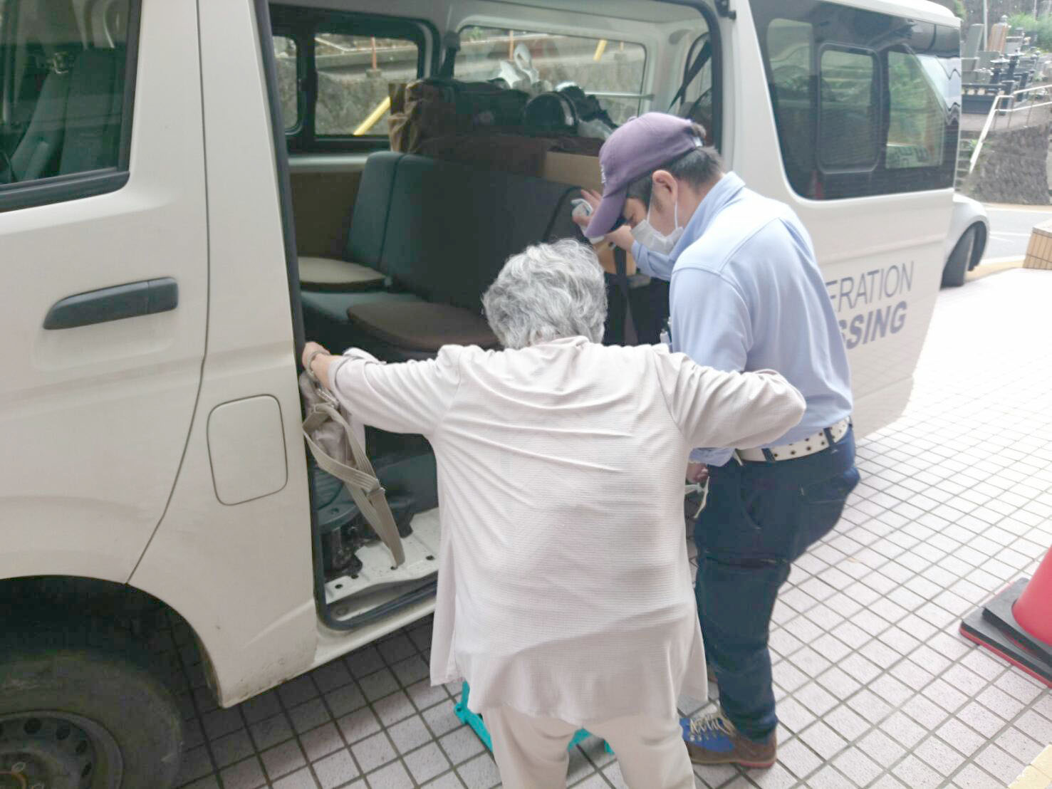 土石流災害の熱海市で  臨時バスで無料送迎  オペレーション・ブレッシング・ジャパン