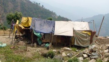 ネパール震災 復興は途上