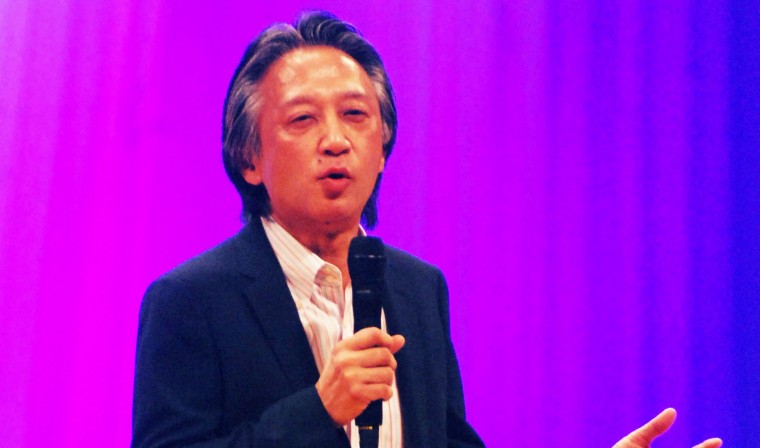 松葉杖で登壇の佐藤彰氏 困難は未来に向かわせるため ラブ･ソナタ東京2017  決心者700人超