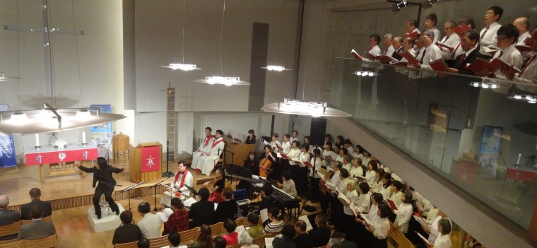 「神が仕えてくださる」ルターの礼拝改革を体験　神戸ルーテル神学校60年・宗教改革500年記念で