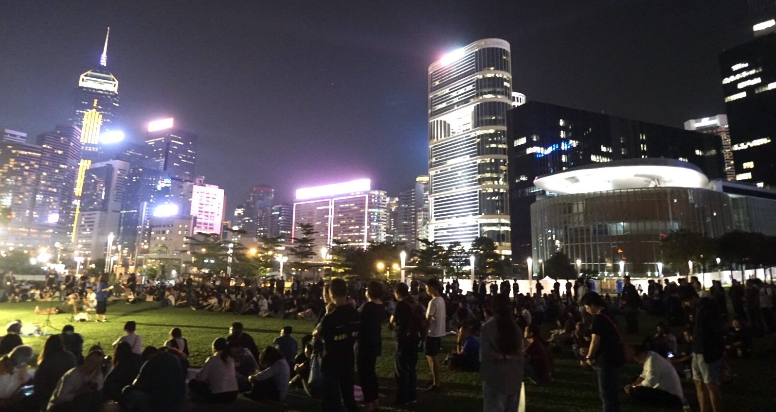 「とにかく祈って」 現地ルポ 香港デモと祈りの集い