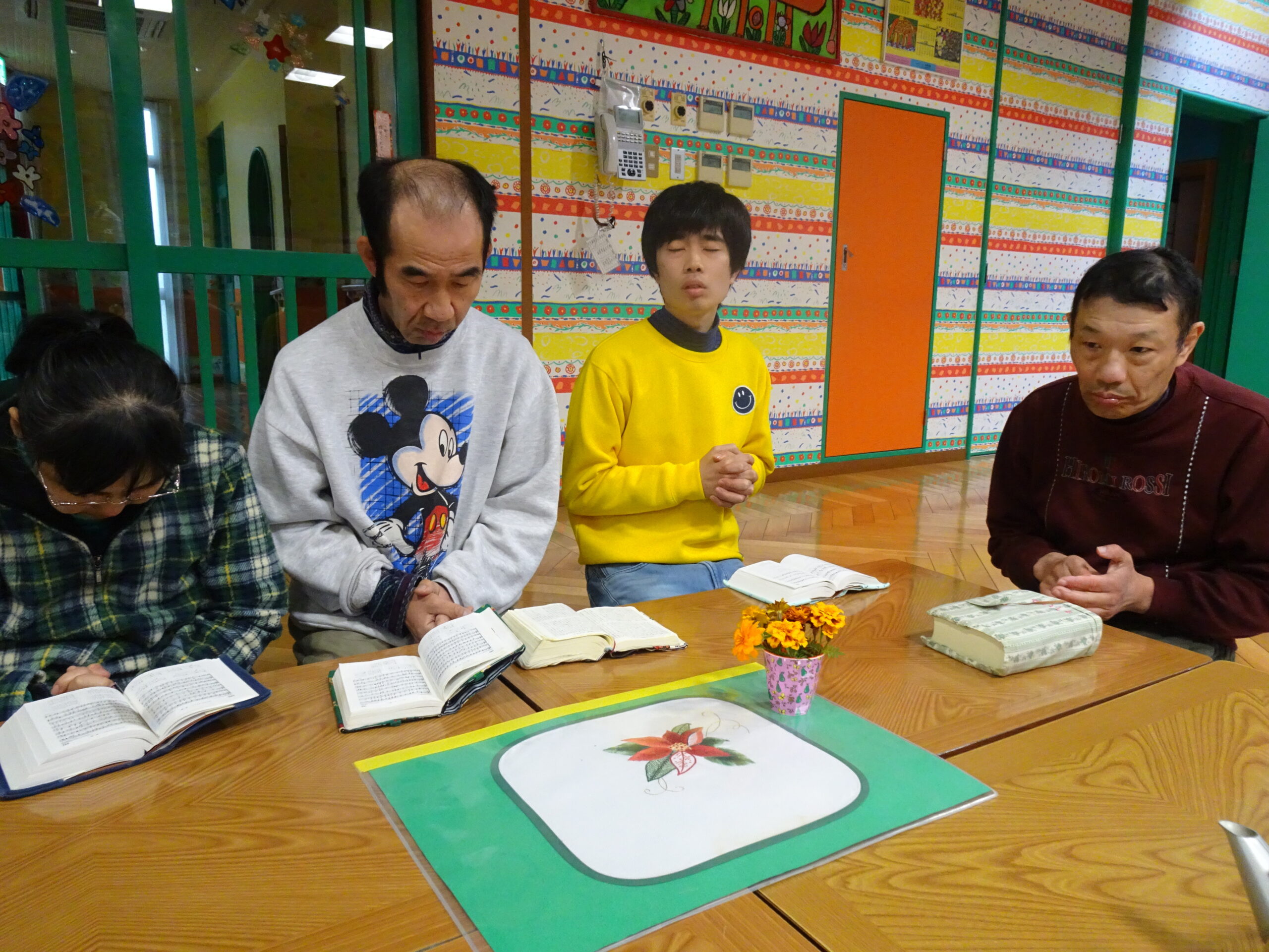 「笑顔の内にあるもの」最終回 福井生（止揚学園園長） 「さかさまの聖書」