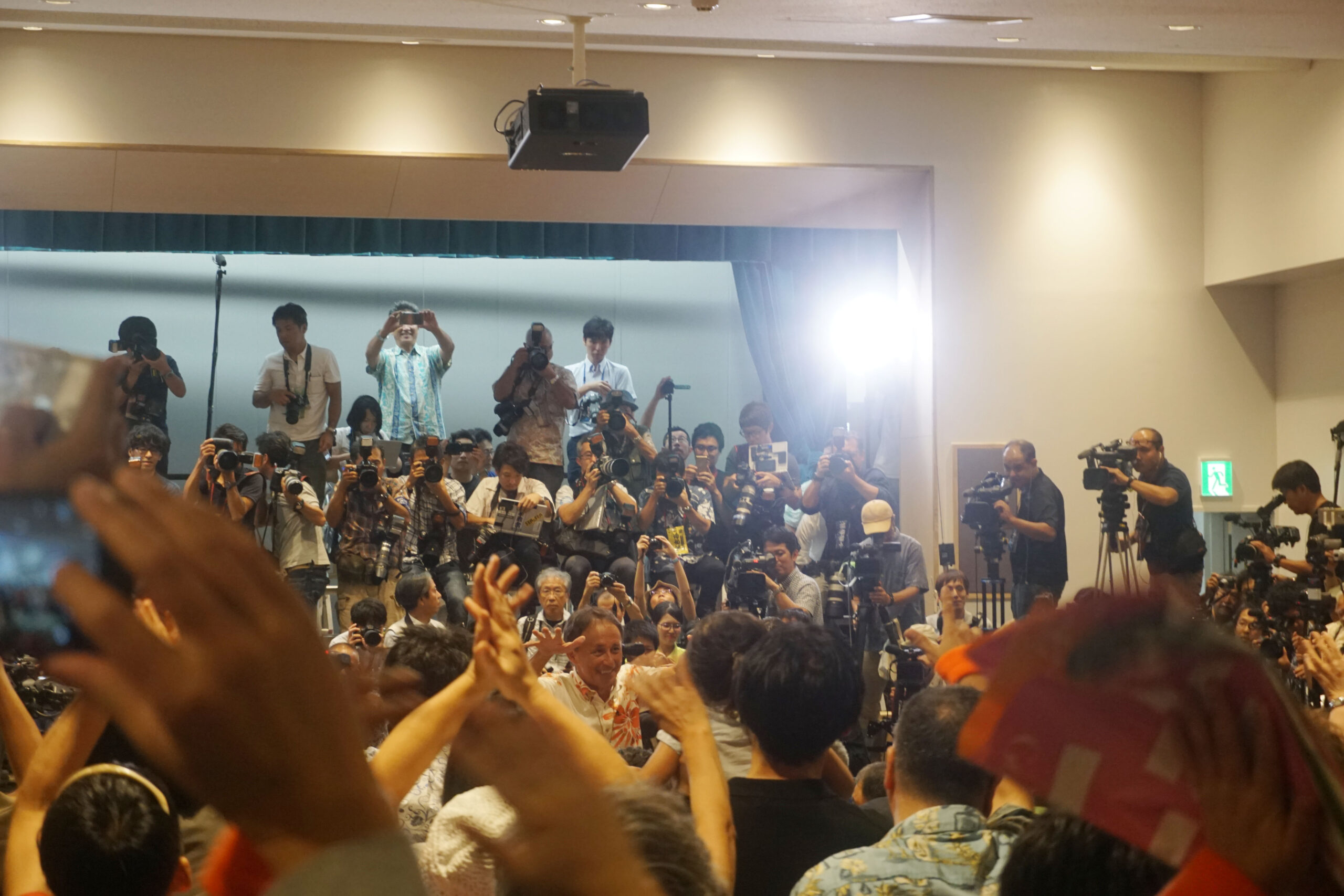 台風、停電、選挙が集中　９月の沖縄取材ルポ