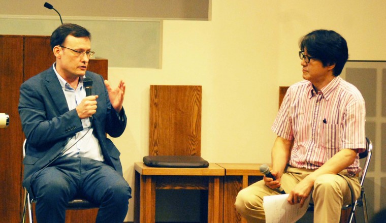 沖縄のためのバプ連「平和集会」で映画「ザ・思いやり」上映・トーク