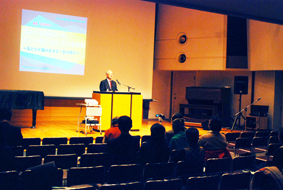 秘密保護法完全施行の日 牧師の会がスタディ・セッション 現憲法は一字一句変わっていない