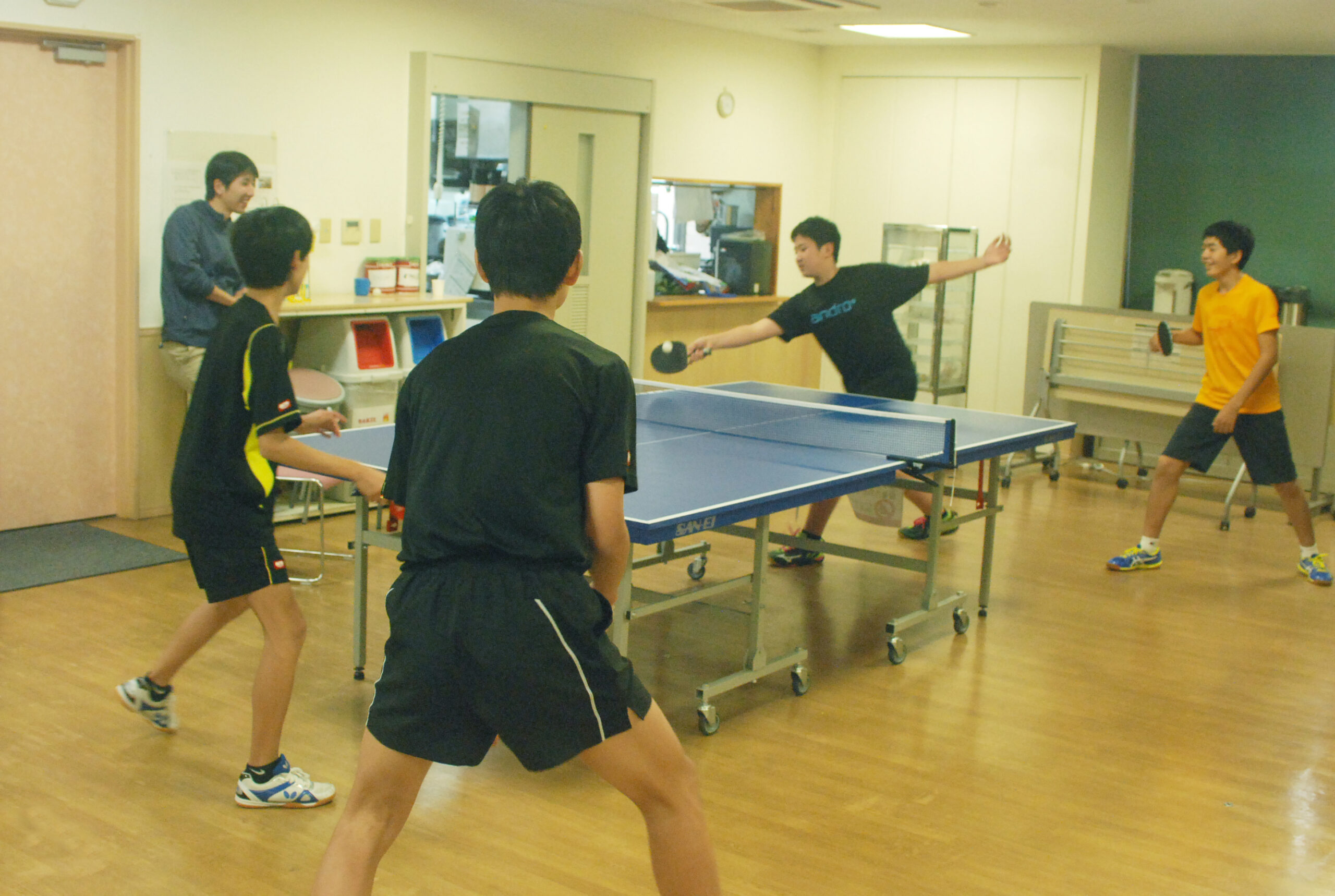 卓球用いて子ども伝道 東京ライトハウスチャーチ卓球スクール 多くの教会で「ピンポン伝道」を