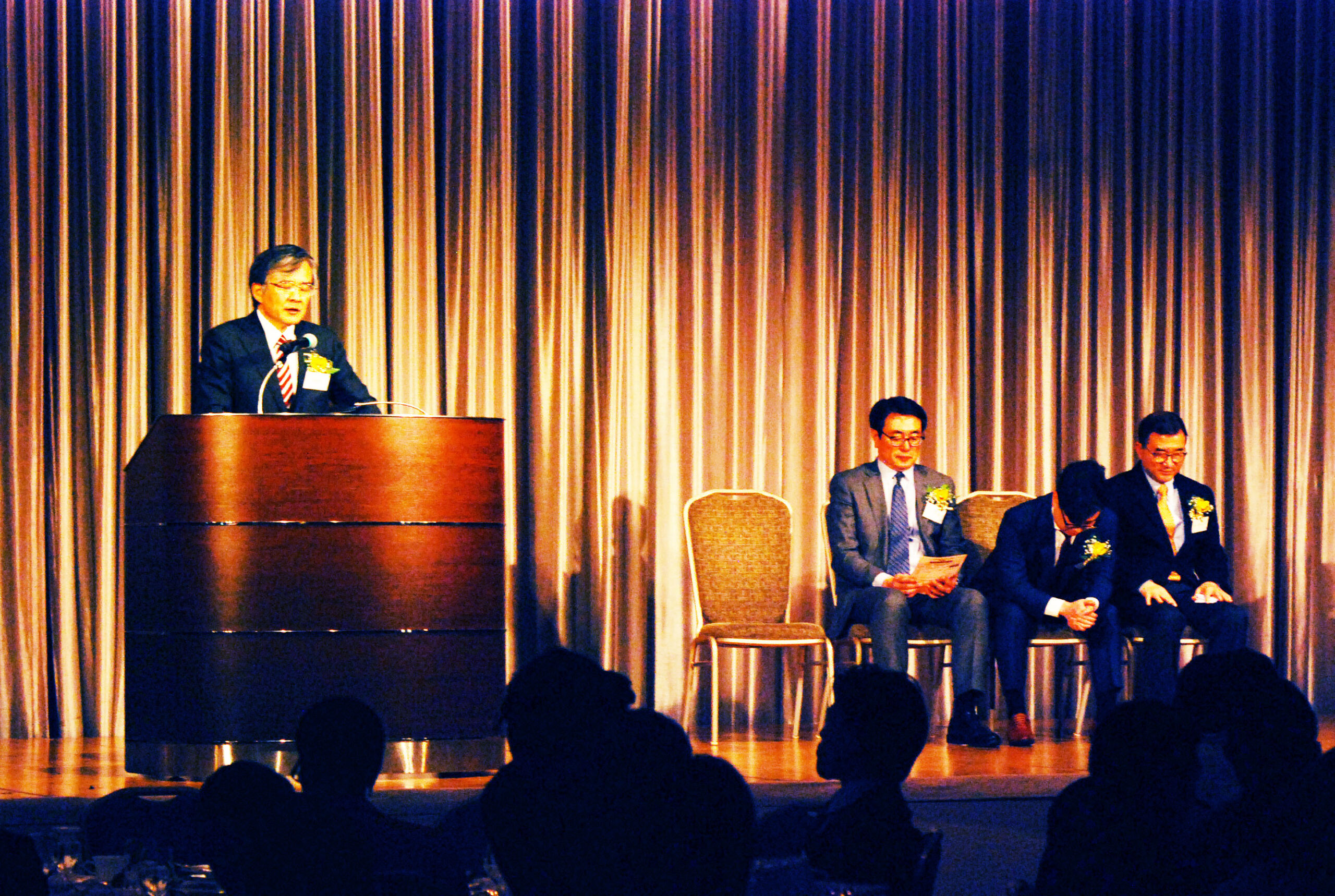 石破氏挨拶、天野氏メッセージ 現実を諦めず祈り続けなさい 第18回国家晩餐祈祷会