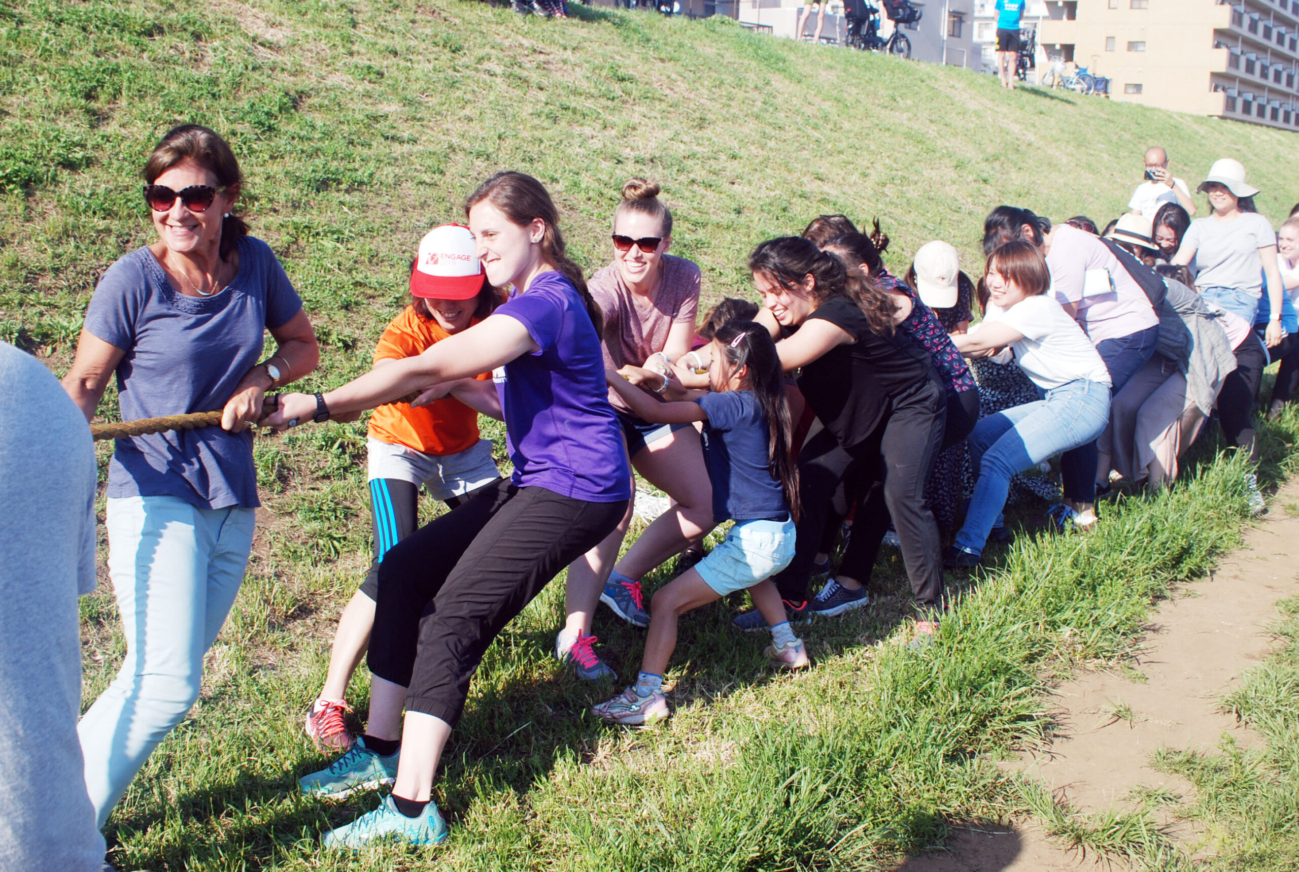 地域の人たち歓迎 ゲームを一緒に 若者が飛び入り参加　PARTY IN THE PARK 開かれた群衆ができるかが鍵