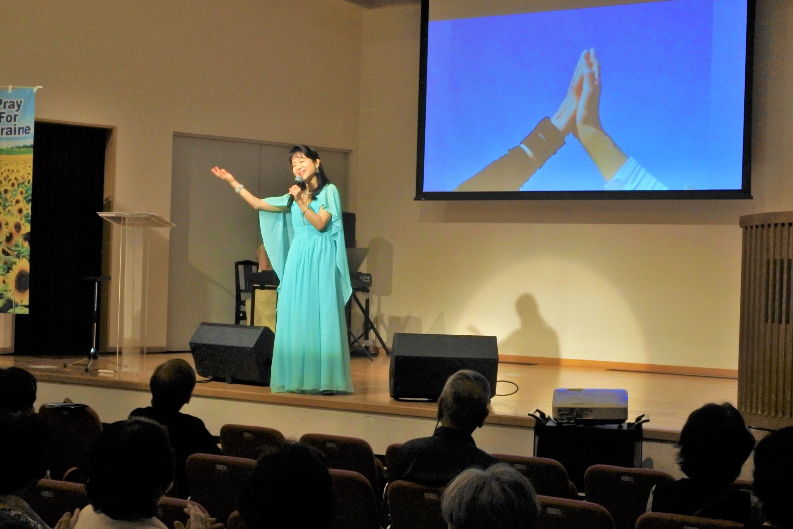 ウクライナ避難民支援コンサート・森祐理さんら共に祈る