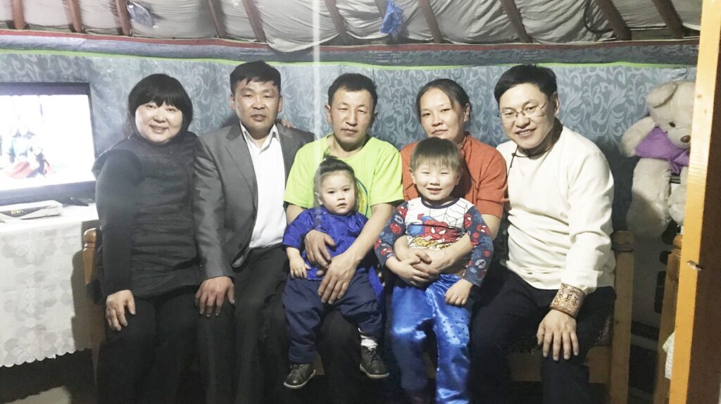 「モンゴルキッズの家」始動 マンホール・チルドレンに心痛め祈り始めた高見澤氏 20年後 映像の子と初対面 「19年ほったらかし。何かしないと…」