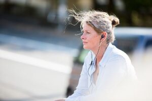 映画「長崎の郵便配達」――原作と響き合い原爆の悲惨さを語り継ぐ静謐なハーモニー