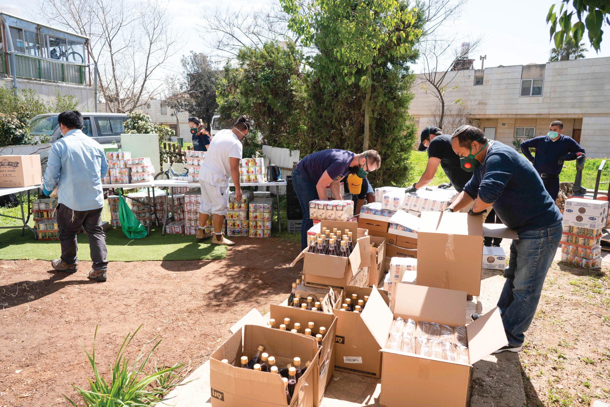 ロックダウン下のイスラエルで  B.F.P.  高齢者に食料届ける活動継続