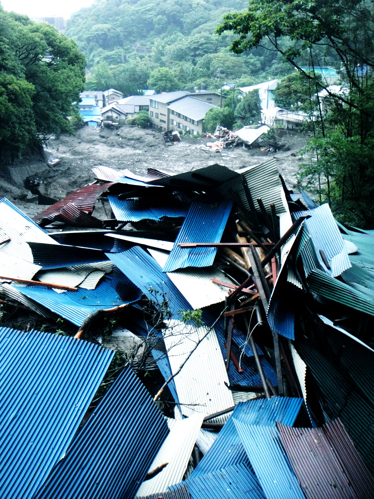 土石流現場の支援活動開始  熱海市伊豆山で  神戸国際支縁機構