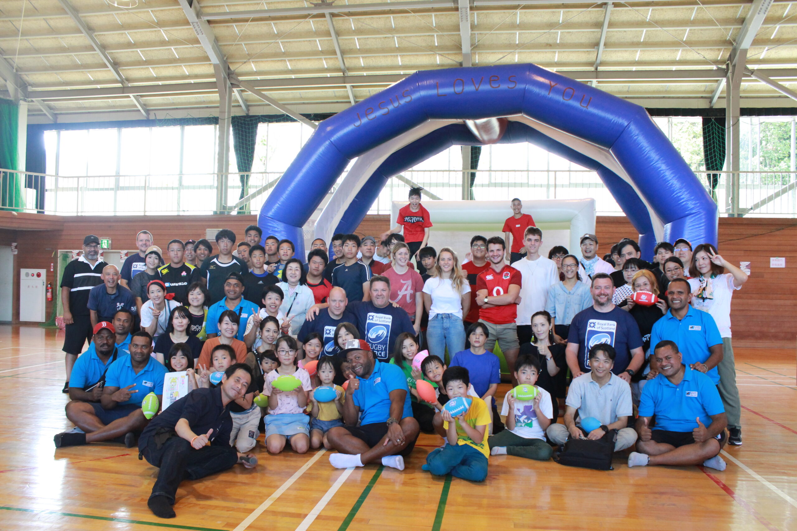 岡山県真備町でラグビーフェスティバル 子どもら一生に一度の体験