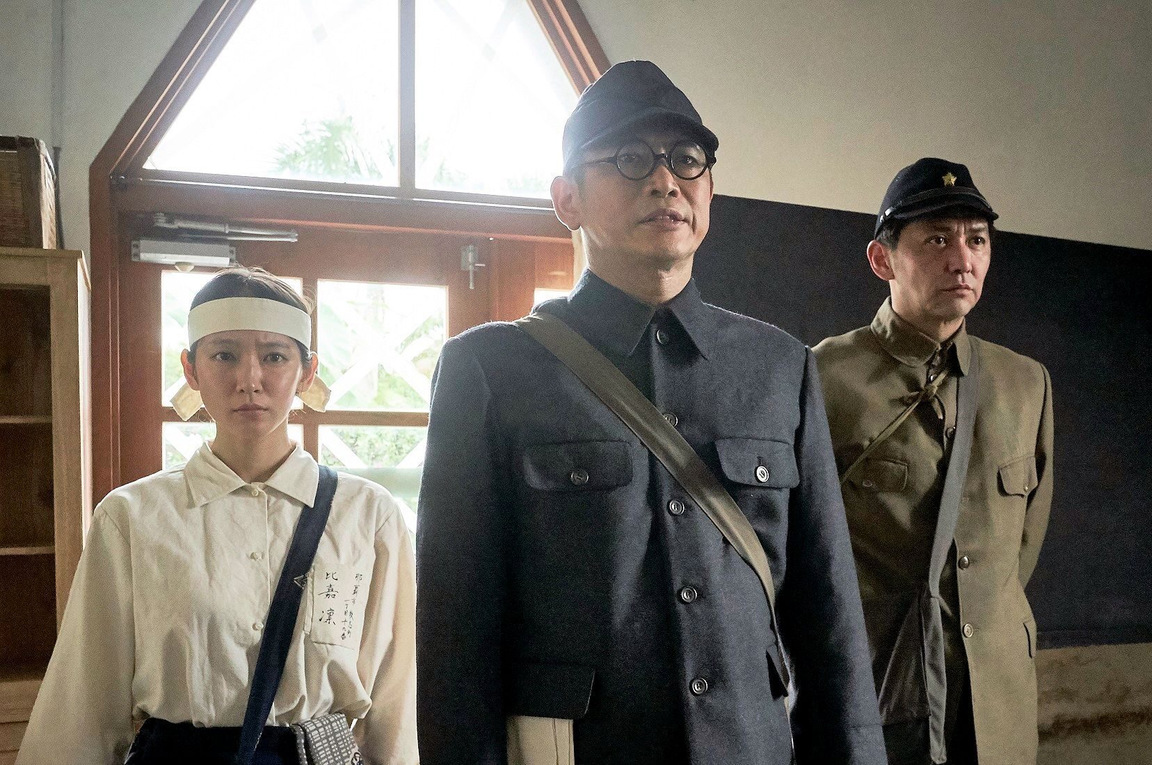 ‶鉄の暴風‶沖縄戦下で   住民避難を貫徹した人々　映画「島守の塔」