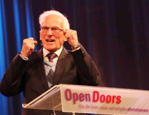 ブラザー・アンドリュー氏の思い出 〝苦難の中にある教会と共に〟 クリスチャン新聞編集顧問　守部喜雅