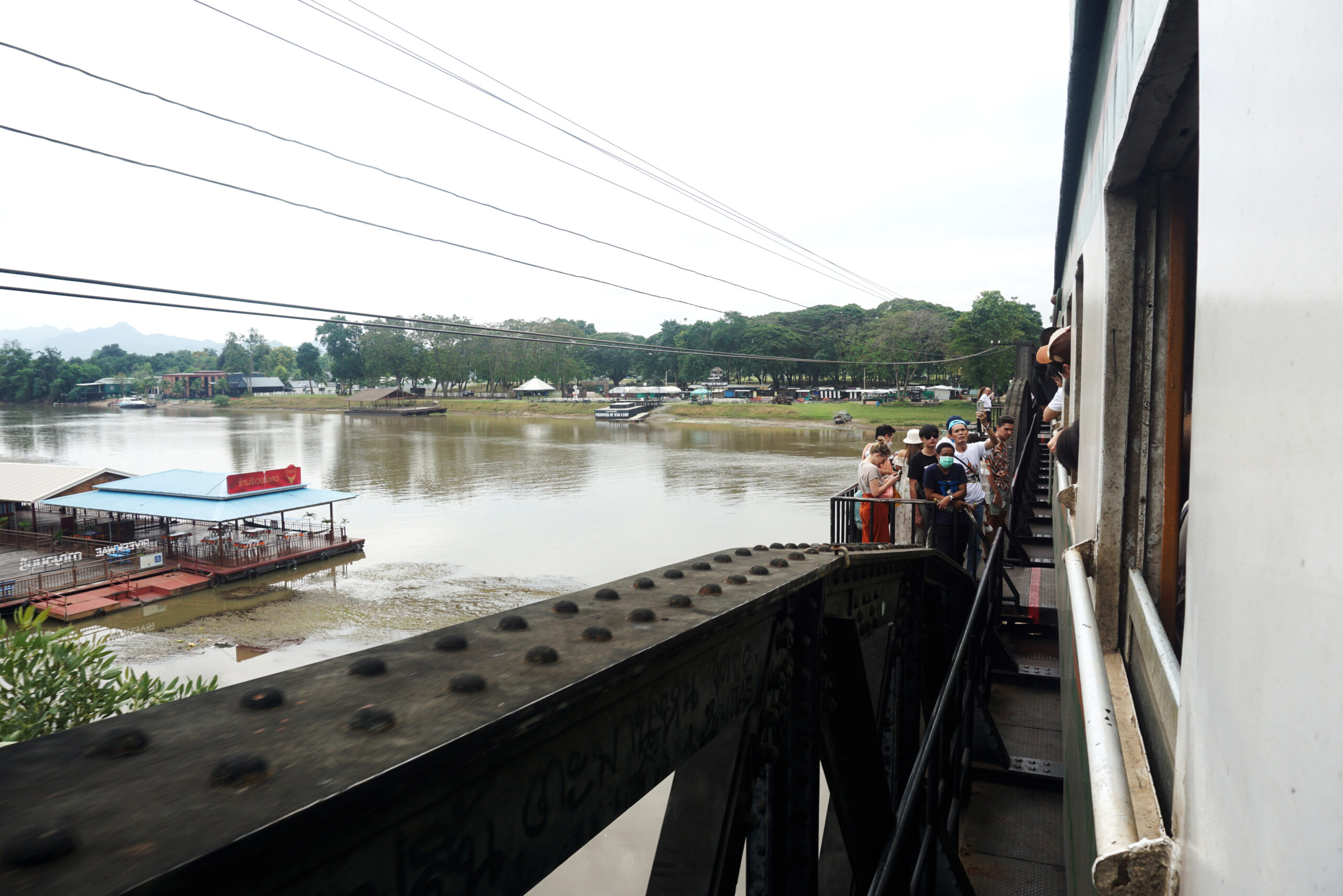 死の鉄道を歩く　タイ・泰緬鉄道　　日本軍が使役した捕虜、アジア労務者の跡