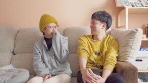 映画「ケアを紡いで」――制度の狭間AYA世代 いのちと人とのつながり見つめた夫妻の気づき