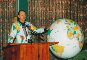 ＯＭ創設者ジョージ・バウワー氏死去