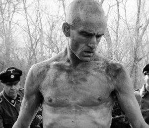 【レビュー】愛する女性の生存を信じ 戦い続けたプロボクサー　映画「アウシュヴィッツの生還者」