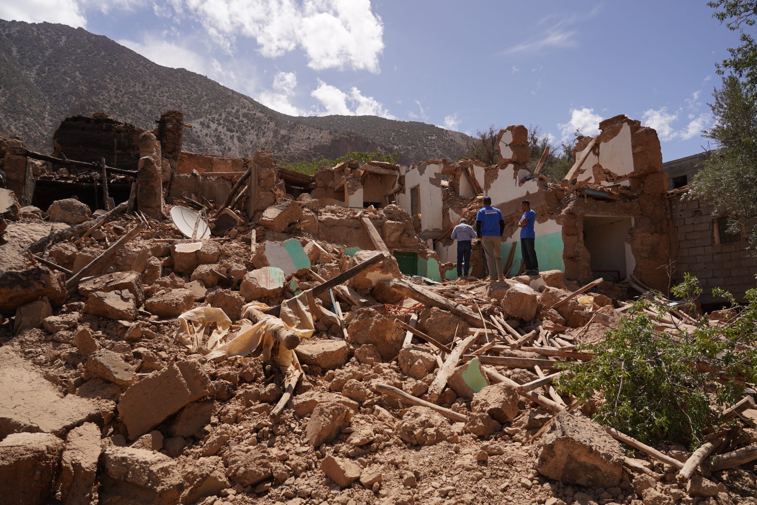 ОＢ モロッコ地震緊急支援開始  地元教会と共に物資配布