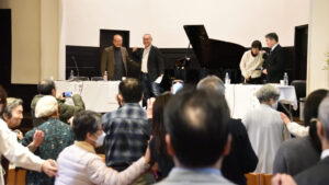 会堂基礎から100年前の聖書 熱田教会の“タイムカプセル”