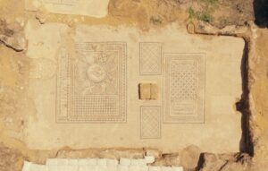 イスラエルで死海文書級の発見？　パレスチナ人収容刑務所からモザイク画