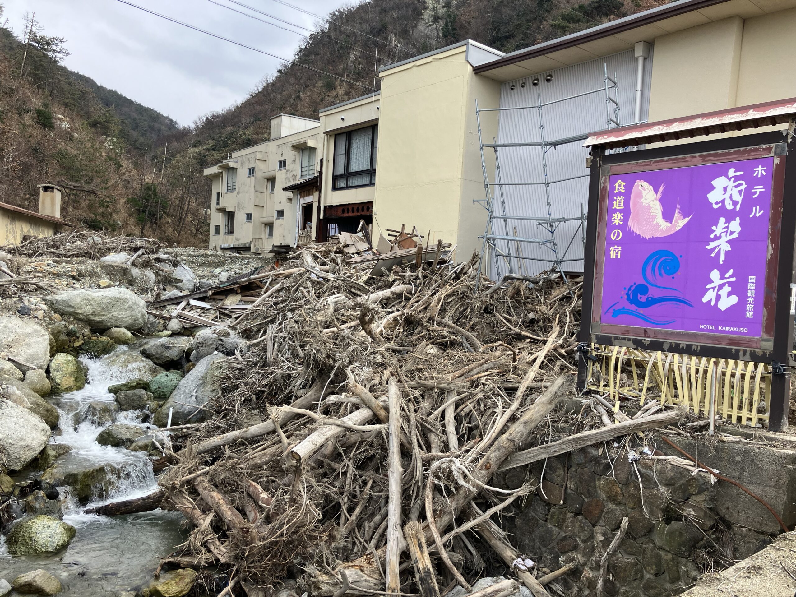 珠洲市、「豪雨の爪痕ひどく」　牧師ら被災教会慰問、支援現場視察