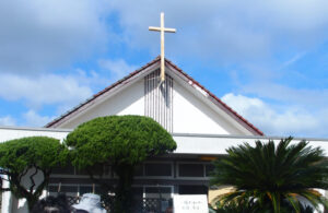 弾圧の島 音楽が癒やしに  「長崎、外海、五島黙想の旅」で久米小百合コンサート