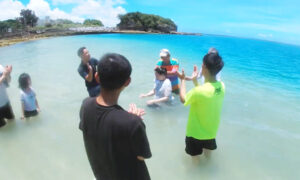 沖縄で超教派合同洗礼式 リバイバルへの協力、学びと実践今後も