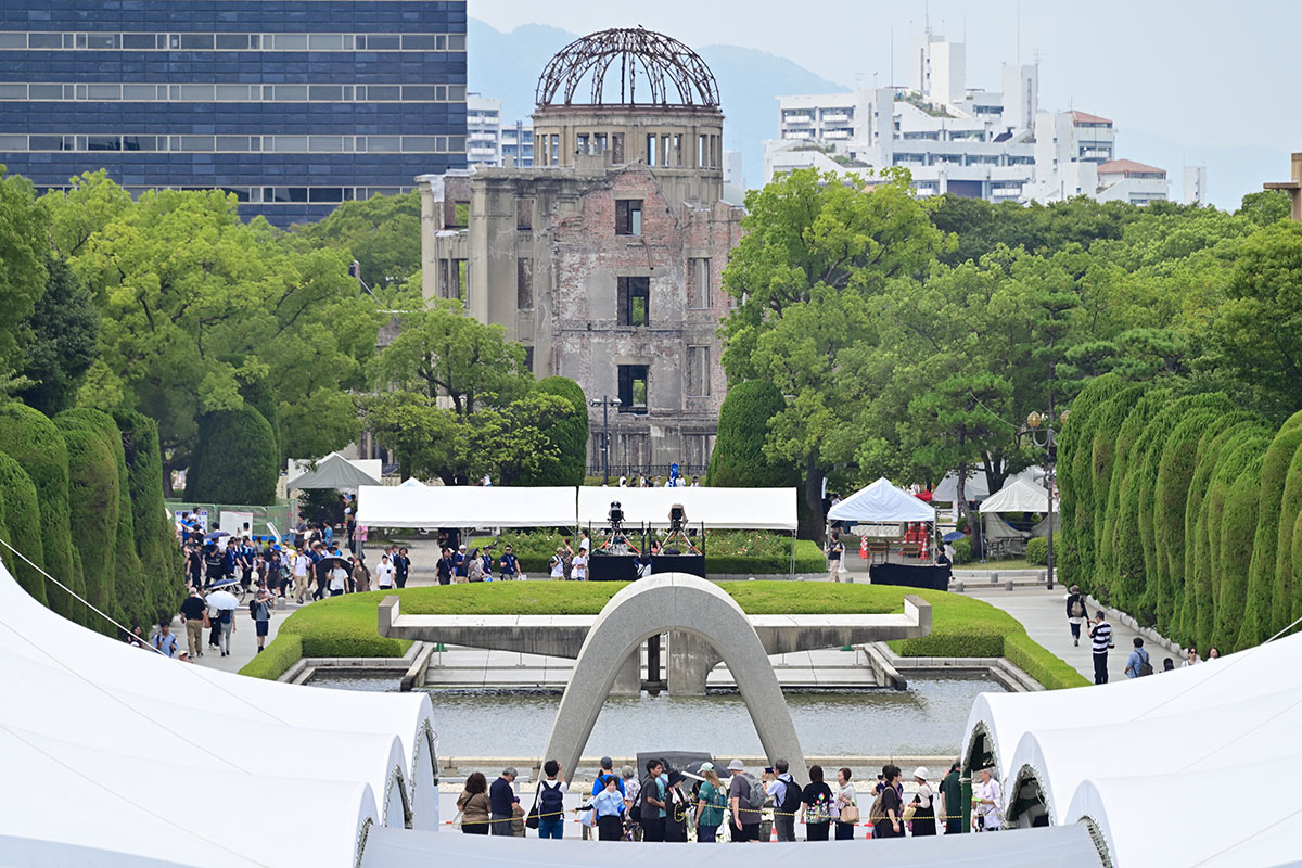 「どう生きるか」原爆は問う　流川教会、原爆供養塔前で集会、被爆証言