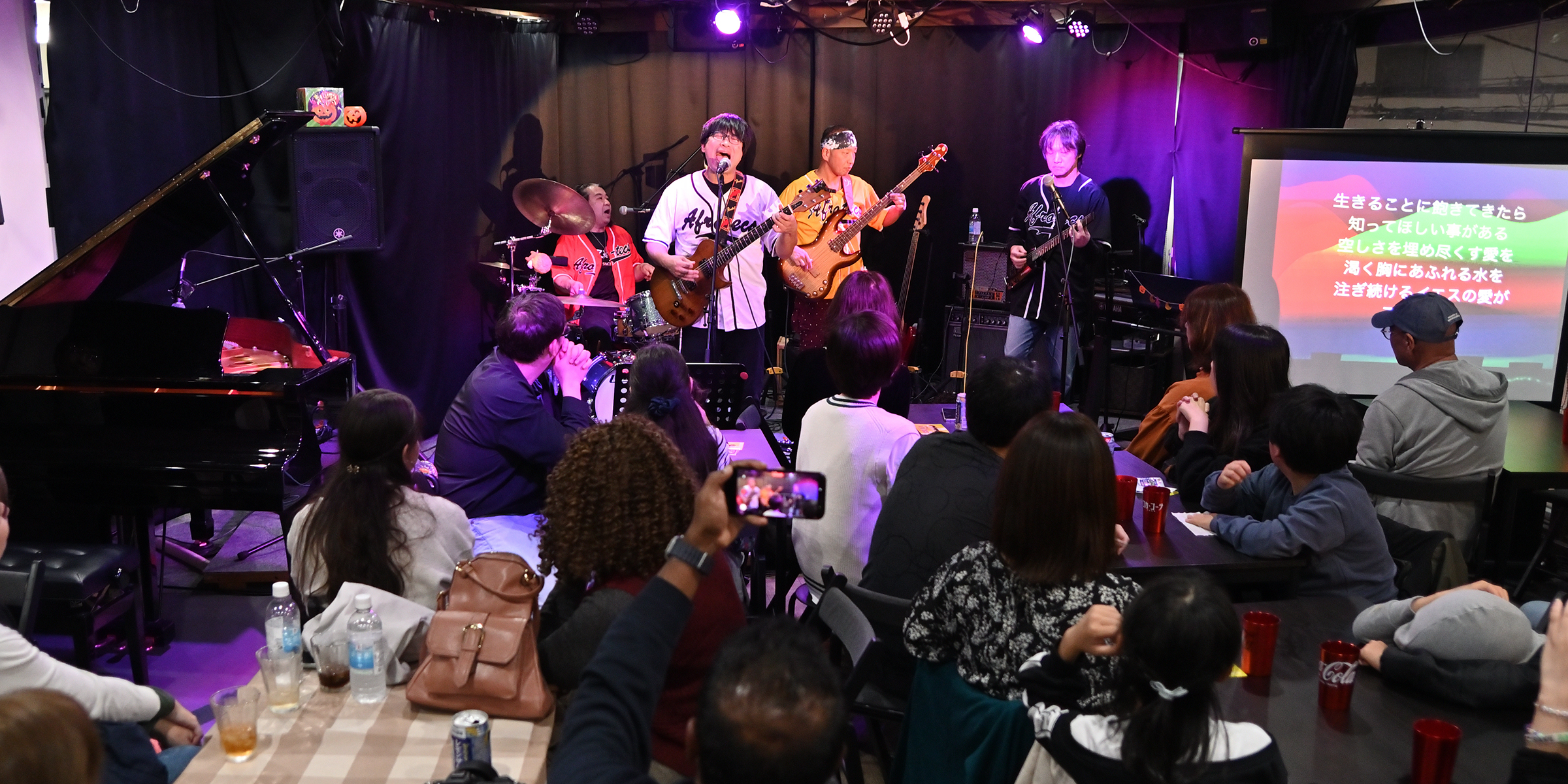 ライブカフェでメッセージ　「NEW LIFE Night Live」