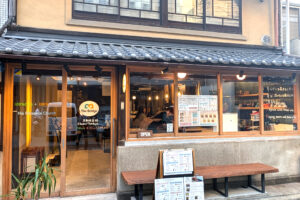 100%カフェ ＆ 100%教会　ヒズ・プレゼンス・チャーチ