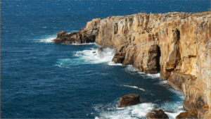 日本の「自殺名所の断崖」から人々を救う牧師