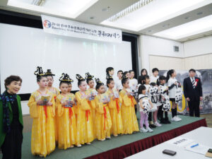 【詳報】政権変わっても友は変わらず　草の根交流　李徳全・日中展示への声