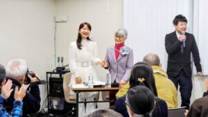 「ことば蓄え、心豊かに」母娘対談を振り返って　祐理さん、尚江さん　『ことばのシンフォニー』刊行記念