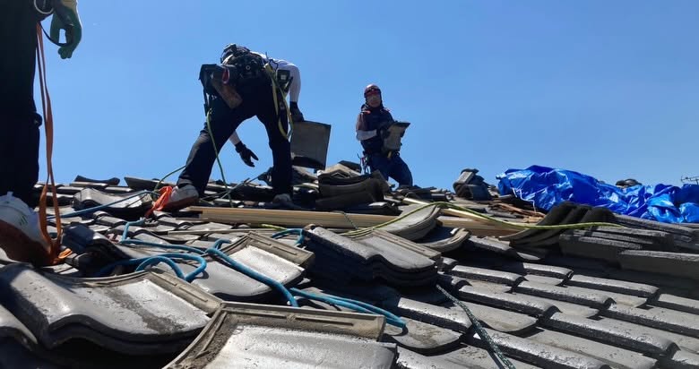 【速報・熊本地震】宇城市で屋根の応急処置　いのりんジャパン ハンガーゼロと協力